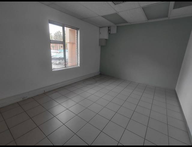 51M² OFFICE TO LET IN FOURWAYS